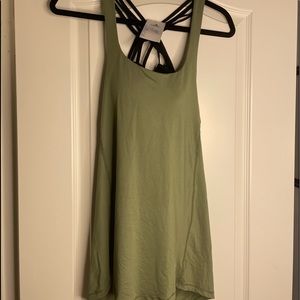 Icyzone NWT workout tank top with built in bra. Size L